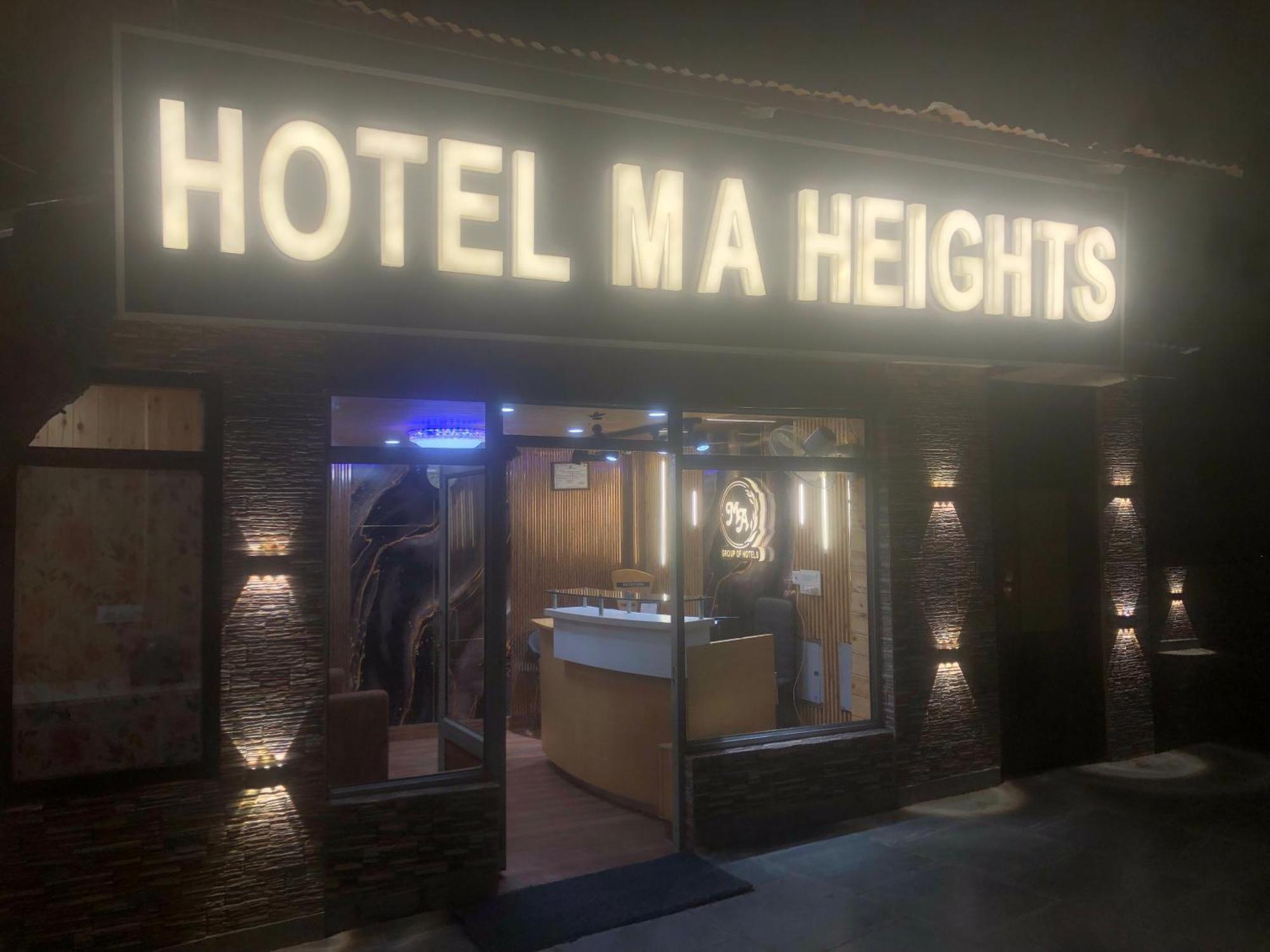 דלהאוזי Hotel Ma Heights מראה חיצוני תמונה